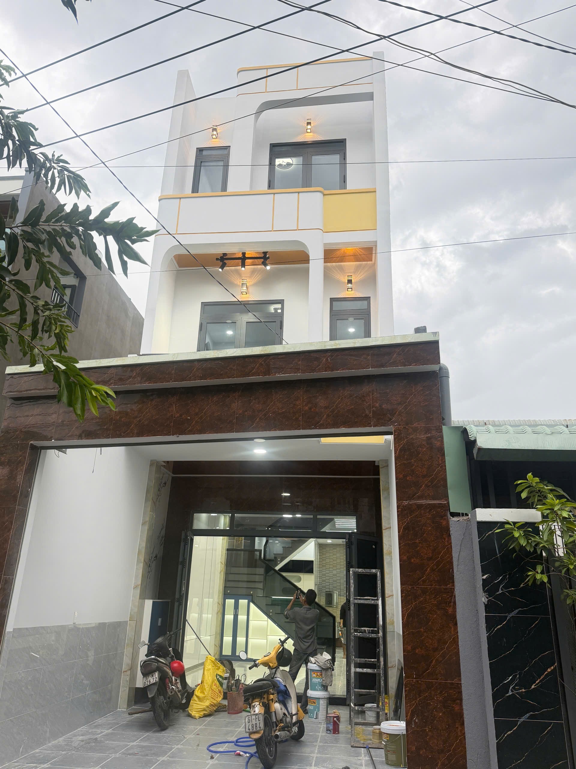 Nhà phố 2 lầu trệt gần ngã tư đường Mồi Lý Thường Kiệt, trường học Lê Quý Đôn, phường Dĩ An, TP HCM 